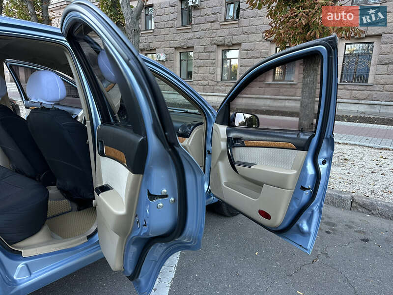 Седан Chevrolet Aveo 2007 в Николаеве