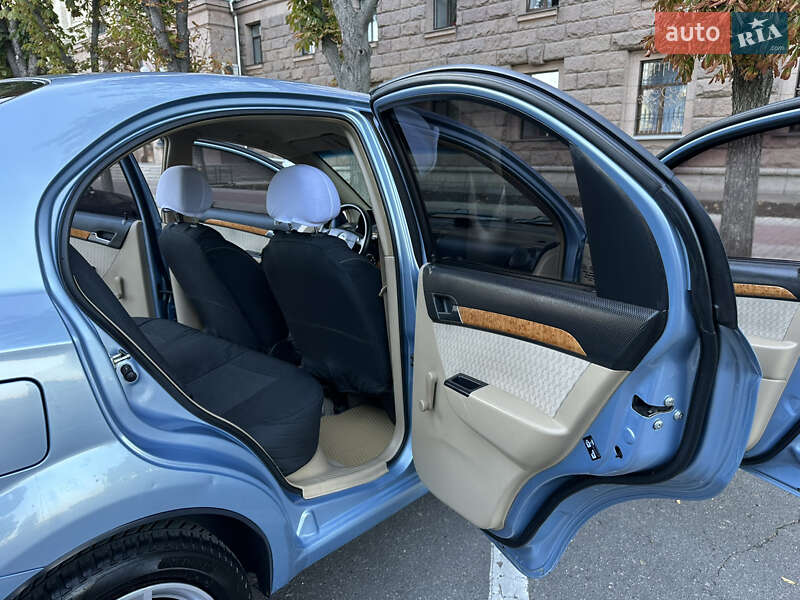 Седан Chevrolet Aveo 2007 в Николаеве