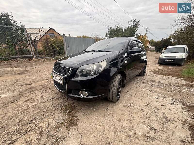 Хетчбек Chevrolet Aveo 2008 в Дніпрі