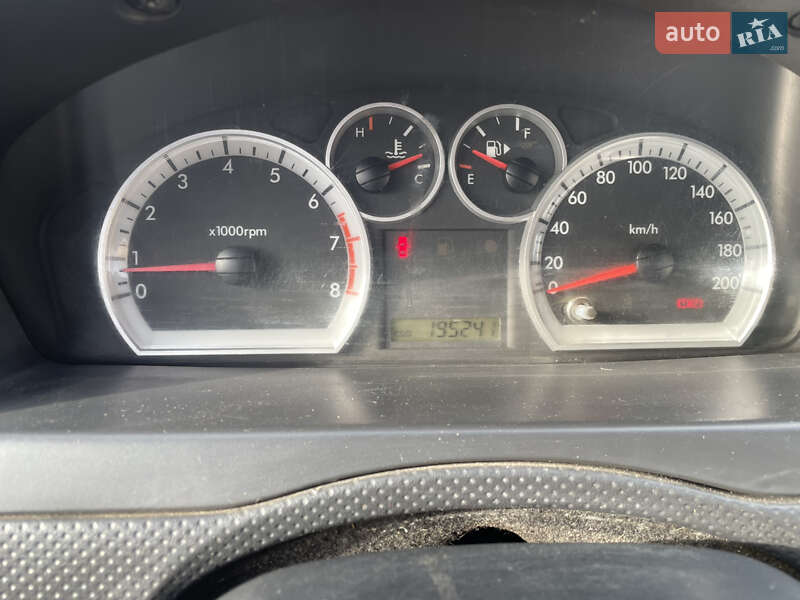 Седан Chevrolet Aveo 2006 в Новомиргороді