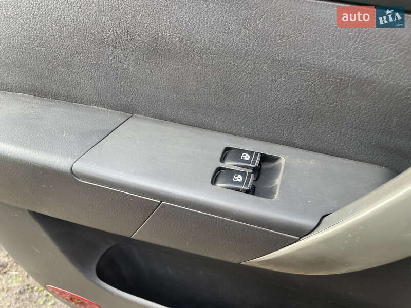 Седан Chevrolet Aveo 2006 в Новомиргороді