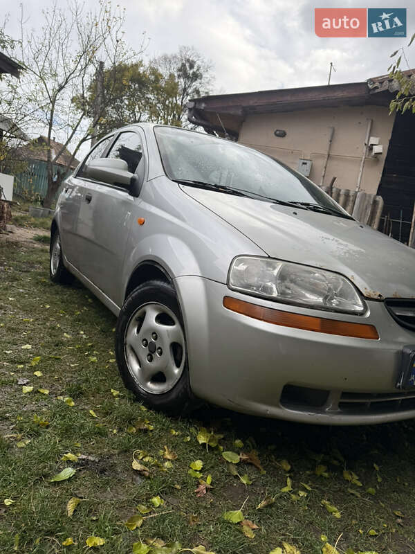 Седан Chevrolet Aveo 2004 в Кагарлику