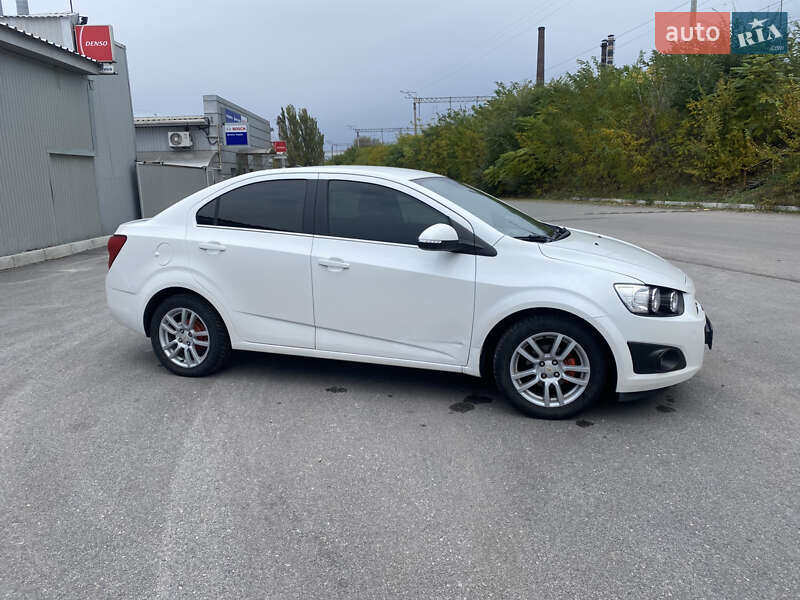 Седан Chevrolet Aveo 2014 в Днепре фото 6 Седан Chevrolet Aveo 2014 в Днепре