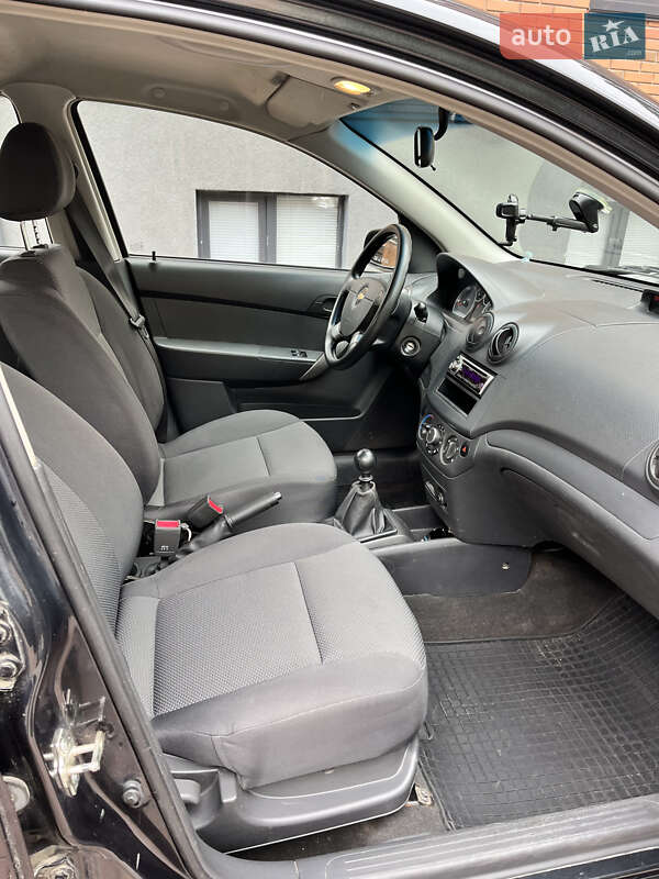 Седан Chevrolet Aveo 2010 в Киеве