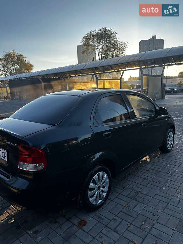 Седан Chevrolet Aveo 2006 в Днепре