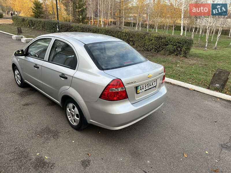 Седан Chevrolet Aveo 2011 в Апостолово