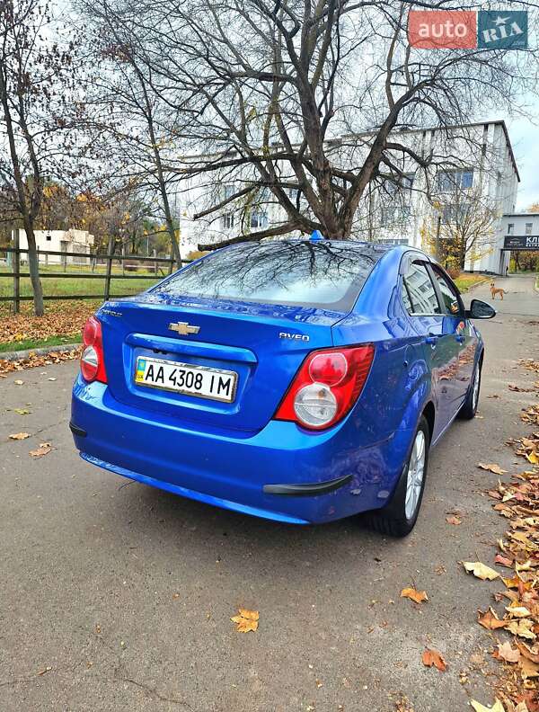 Седан Chevrolet Aveo 2014 в Києві