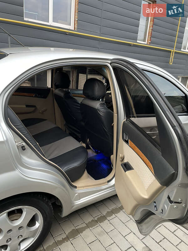 Седан Chevrolet Aveo 2007 в Полонном