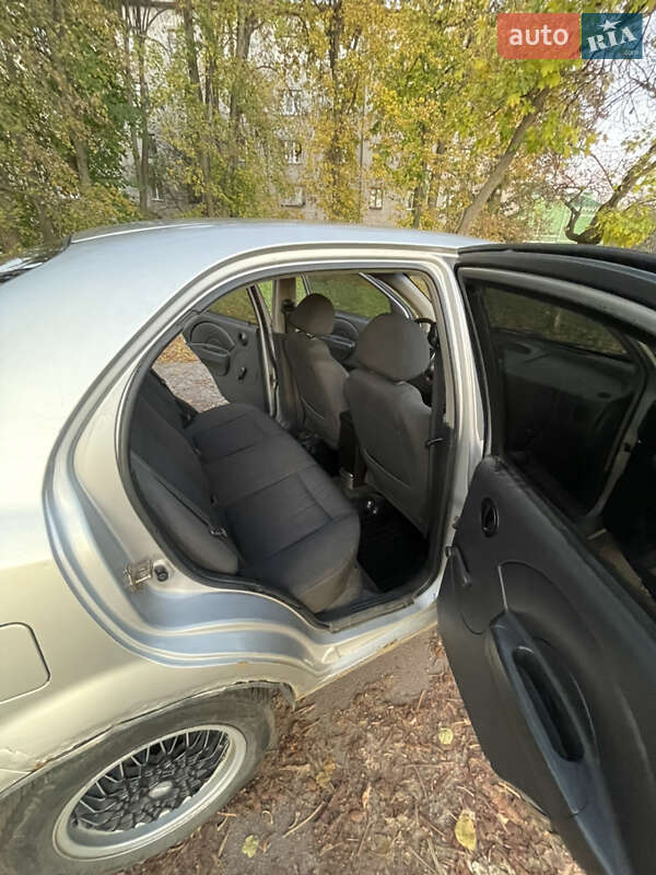 Седан Chevrolet Aveo 2005 в Житомирі