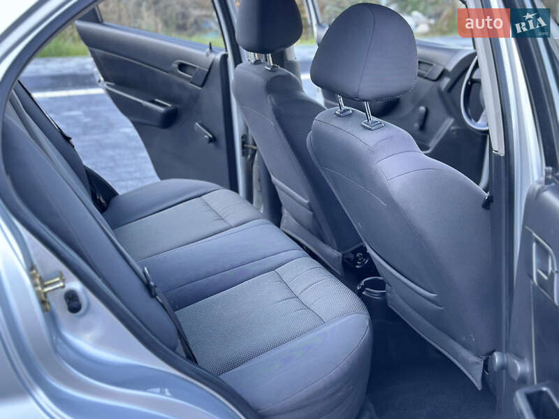 Седан Chevrolet Aveo 2006 в Самборе