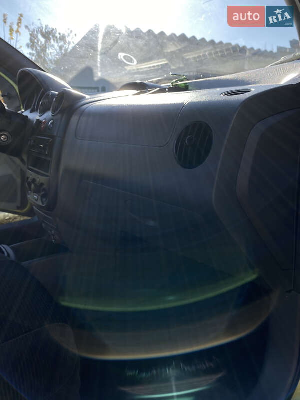 Седан Chevrolet Aveo 2005 в Николаеве фото 29 Седан Chevrolet Aveo 2005 в Николаеве