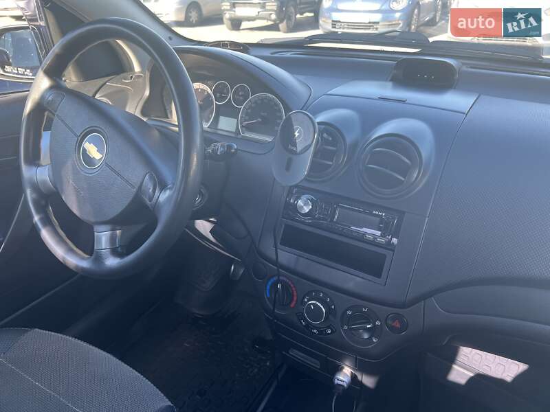 Седан Chevrolet Aveo 2009 в Львове