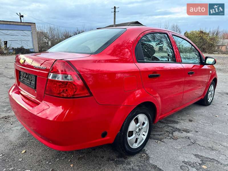 Седан Chevrolet Aveo 2011 в Охтирці
