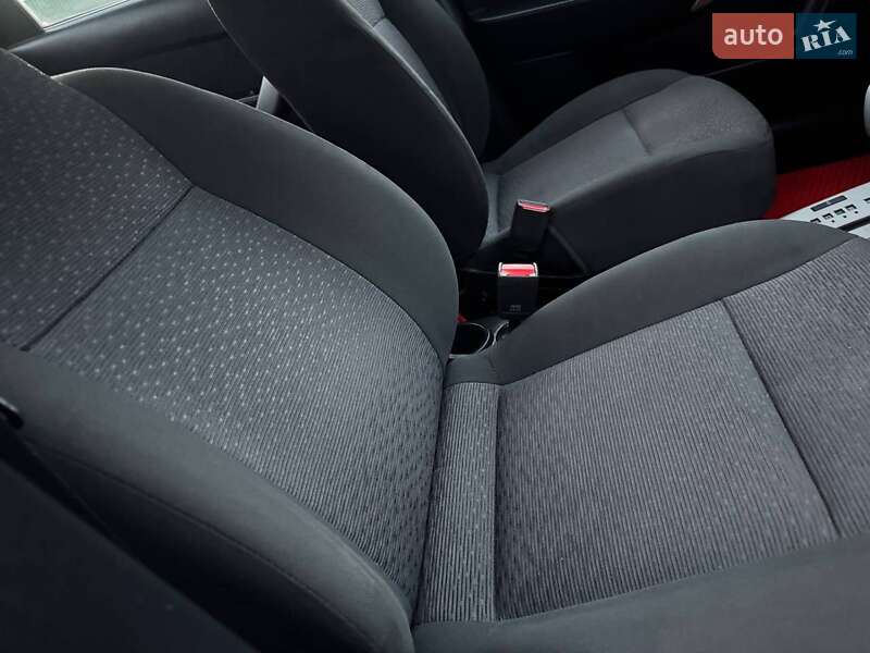 Седан Chevrolet Aveo 2011 в Охтирці