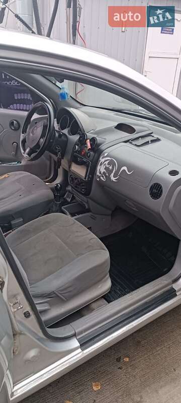 Седан Chevrolet Aveo 2004 в Бердичеве