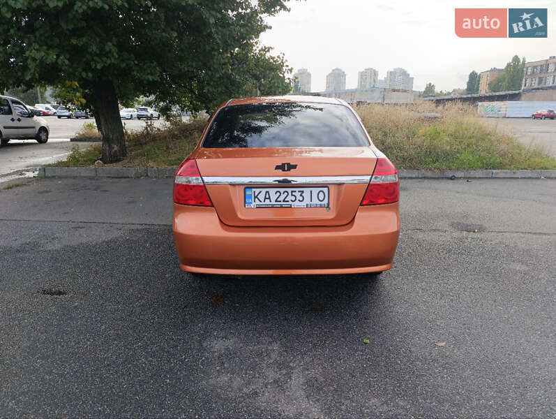 Седан Chevrolet Aveo 2006 в Киеве