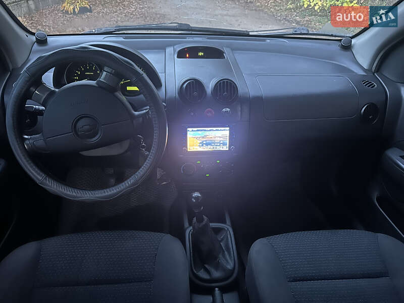 Седан Chevrolet Aveo 2006 в Киеве