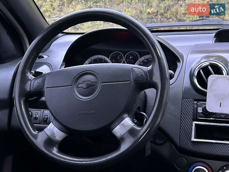 Седан Chevrolet Aveo 2007 в Днепре