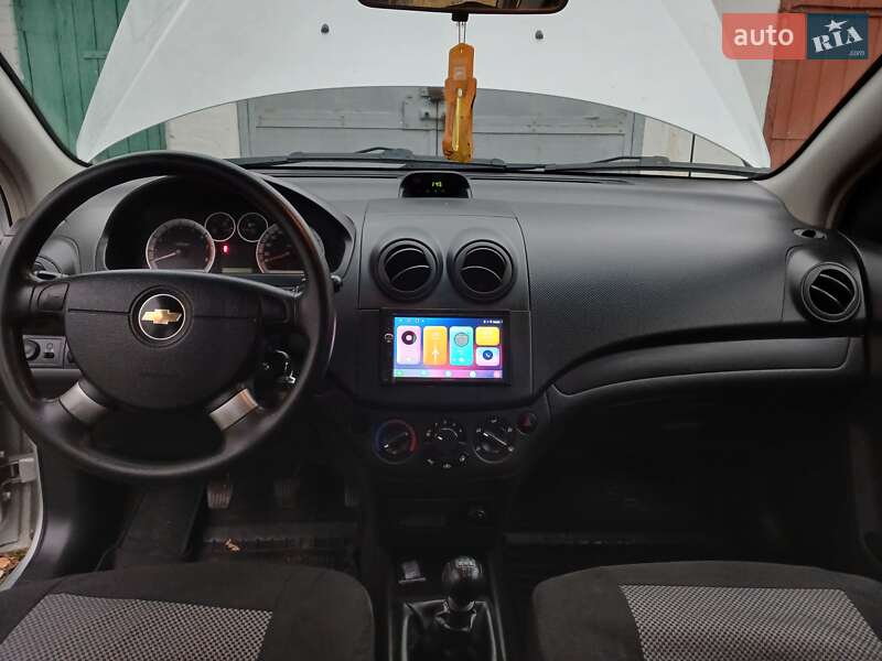 Хэтчбек Chevrolet Aveo 2010 в Першотравенске