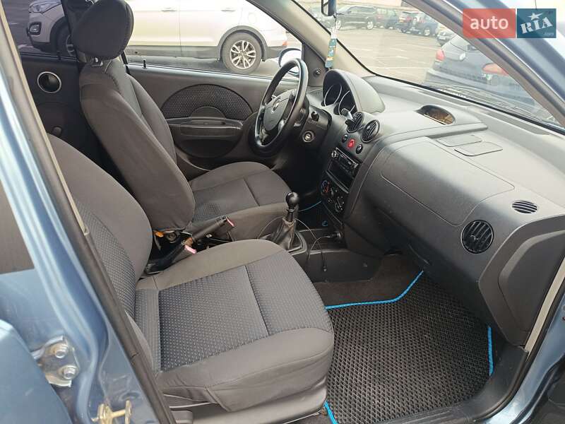 Хэтчбек Chevrolet Aveo 2007 в Киеве фото 3 Хэтчбек Chevrolet Aveo 2007 в Киеве
