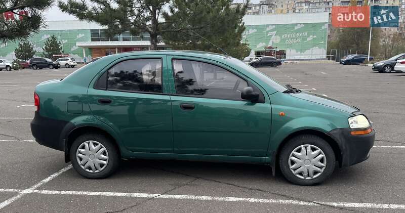 Седан Chevrolet Aveo 2004 в Николаеве