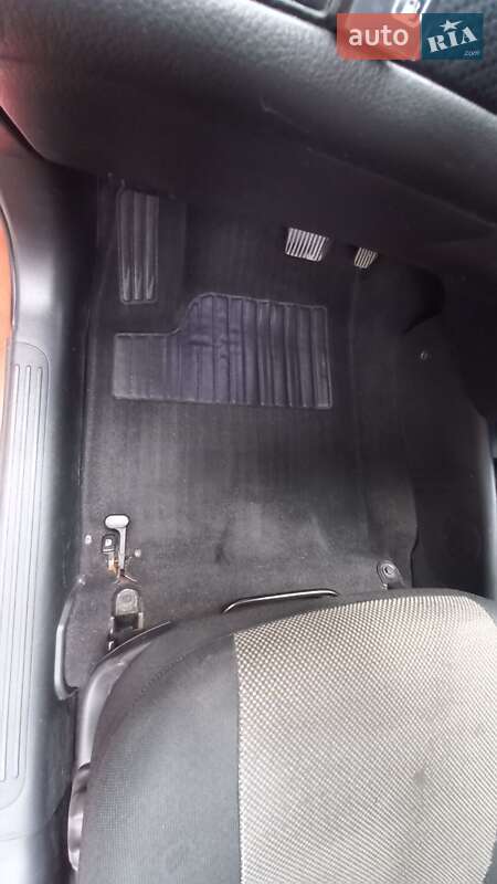 Седан Chevrolet Aveo 2010 в Дніпрі