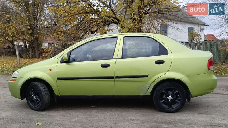 Седан Chevrolet Aveo 2004 в Звенигородці
