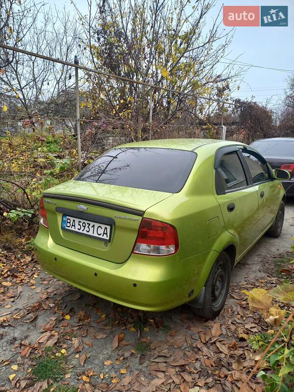 Седан Chevrolet Aveo 2005 в Александрие