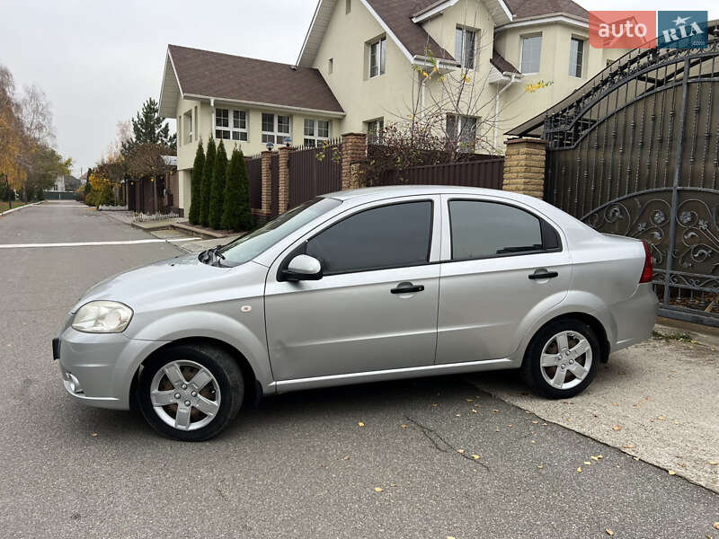 Седан Chevrolet Aveo 2009 в Киеве