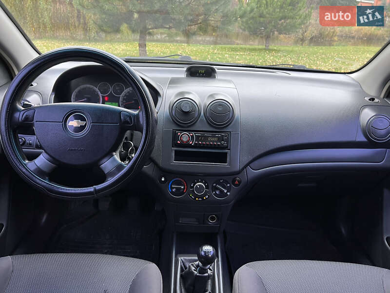 Седан Chevrolet Aveo 2009 в Киеве
