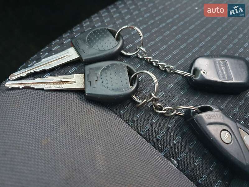 Седан Chevrolet Aveo 2006 в Киеве