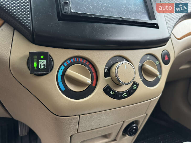 Седан Chevrolet Aveo 2008 в Хмельницком