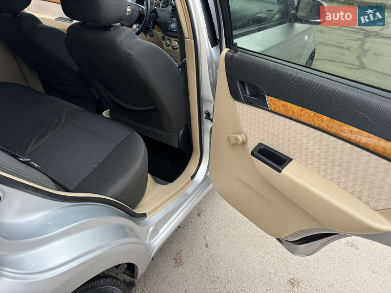 Седан Chevrolet Aveo 2008 в Хмельницком