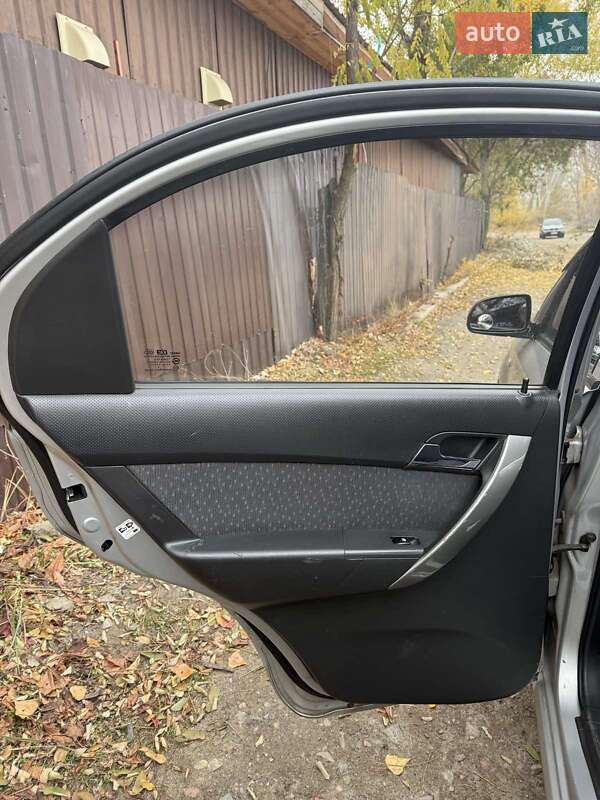 Седан Chevrolet Aveo 2007 в Днепре