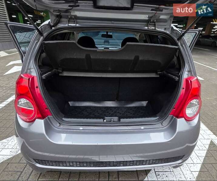 Хэтчбек Chevrolet Aveo 2011 в Киеве