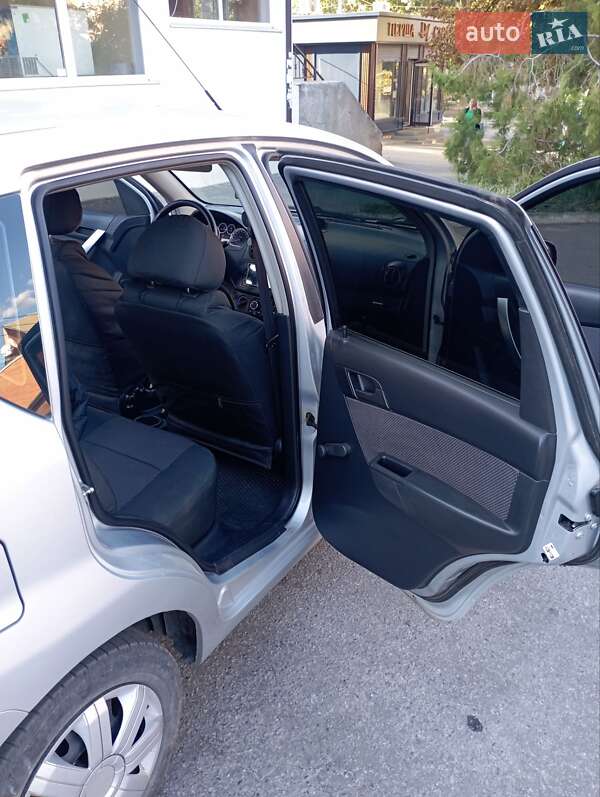 Хэтчбек Chevrolet Aveo 2009 в Харькове