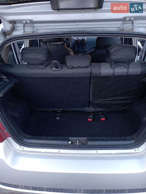 Хэтчбек Chevrolet Aveo 2009 в Харькове