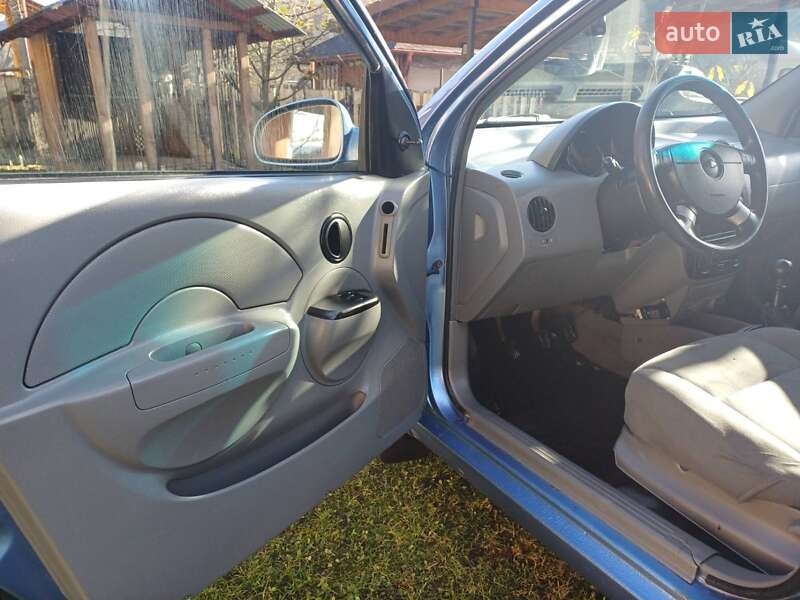 Седан Chevrolet Aveo 2005 в Косові