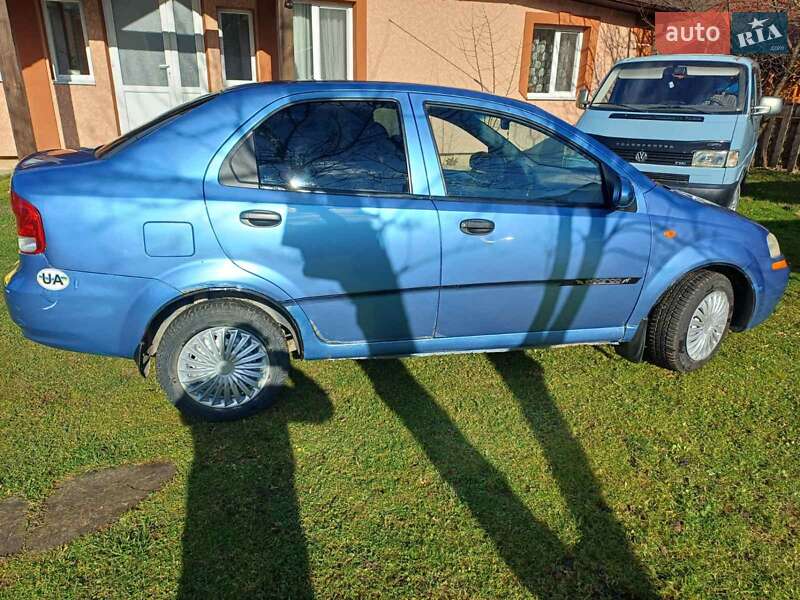 Седан Chevrolet Aveo 2005 в Косові