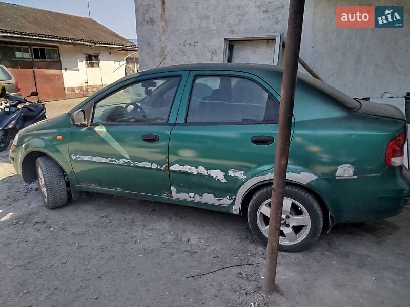 Седан Chevrolet Aveo 2004 в Черновцах фото 2 Седан Chevrolet Aveo 2004 в Черновцах