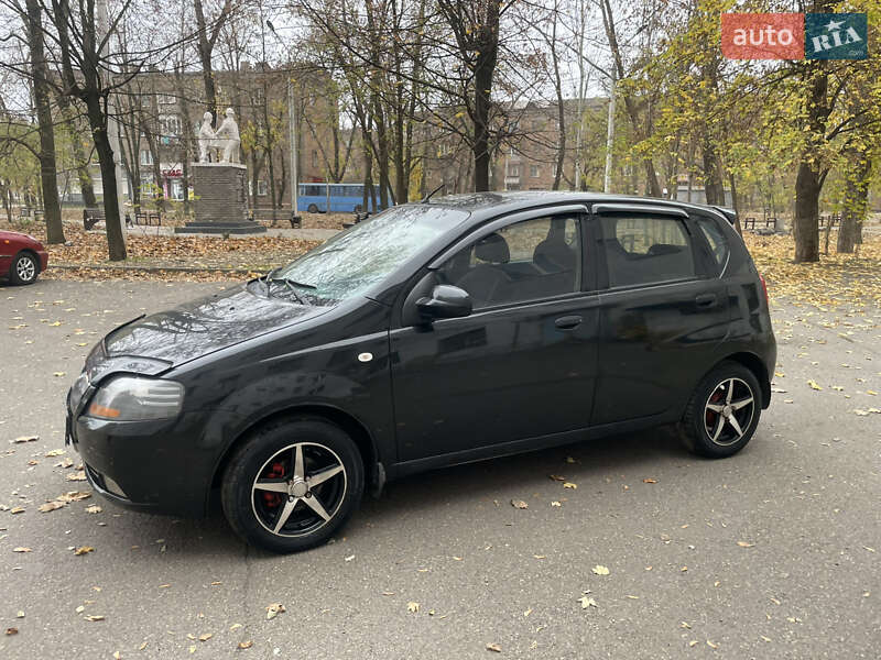 Хетчбек Chevrolet Aveo 2008 в Кривому Розі фото 3 Хетчбек Chevrolet Aveo 2008 в Кривому Розі