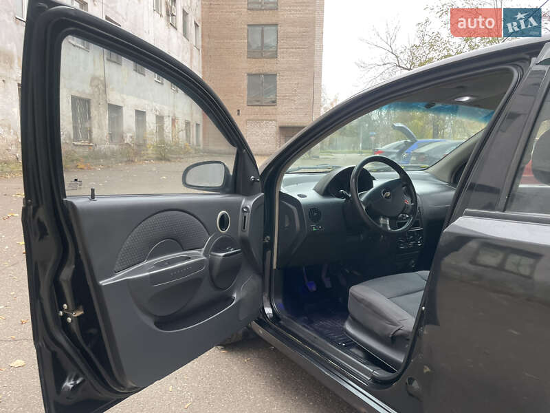 Хетчбек Chevrolet Aveo 2008 в Кривому Розі фото 12 Хетчбек Chevrolet Aveo 2008 в Кривому Розі