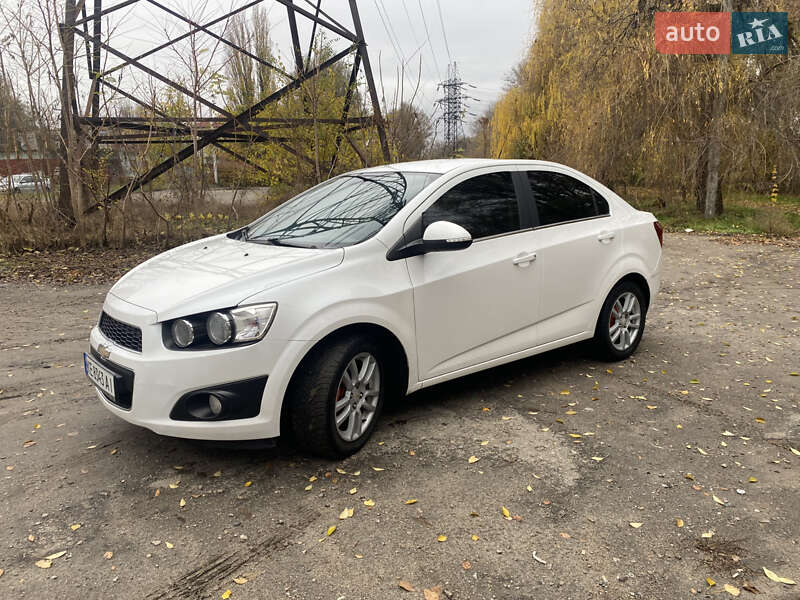 Седан Chevrolet Aveo 2014 в Дніпрі
