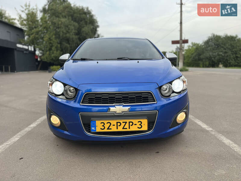 Хэтчбек Chevrolet Aveo 2012 в Киеве
