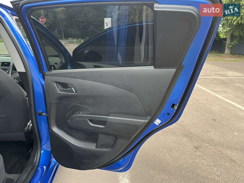 Хэтчбек Chevrolet Aveo 2012 в Киеве