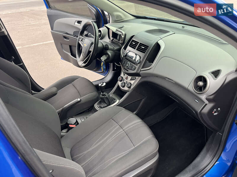 Хэтчбек Chevrolet Aveo 2012 в Киеве