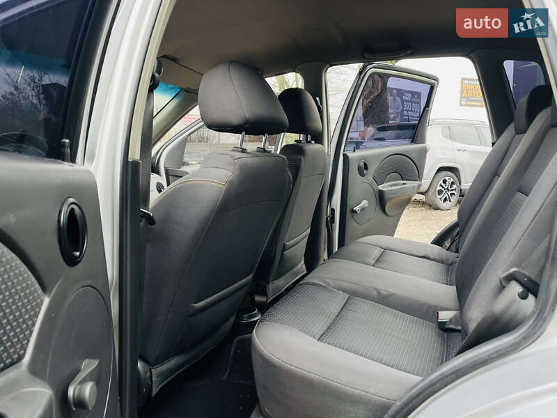 Хэтчбек Chevrolet Aveo 2005 в Харькове