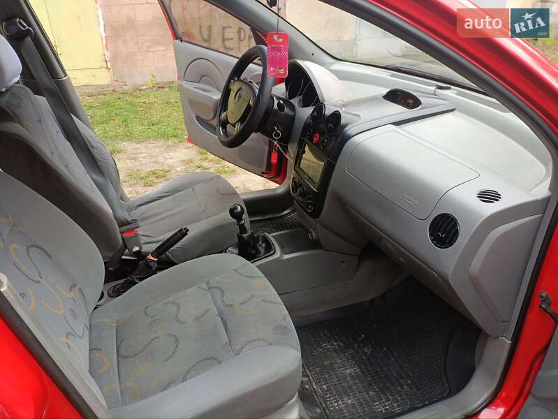 Седан Chevrolet Aveo 2004 в Житомире