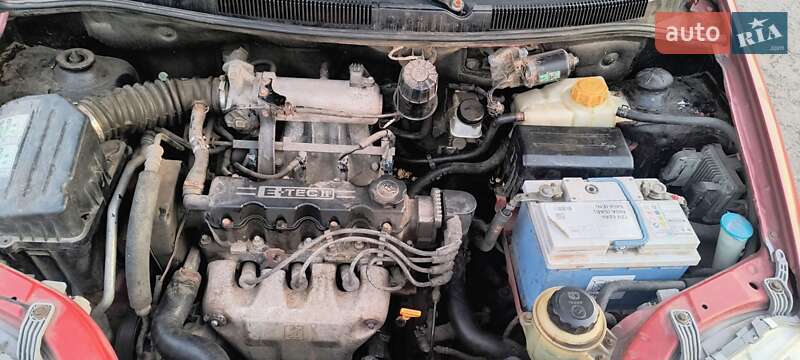 Хетчбек Chevrolet Aveo 2005 в Кривому Розі фото 5 Хетчбек Chevrolet Aveo 2005 в Кривому Розі