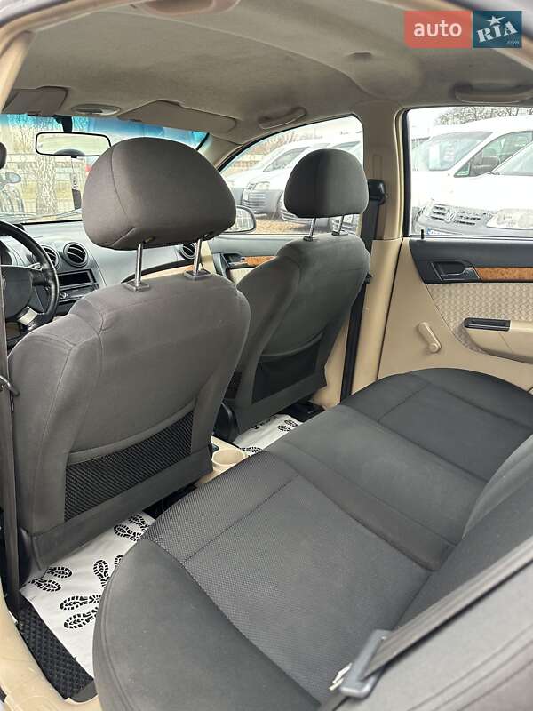 Седан Chevrolet Aveo 2008 в Смеле